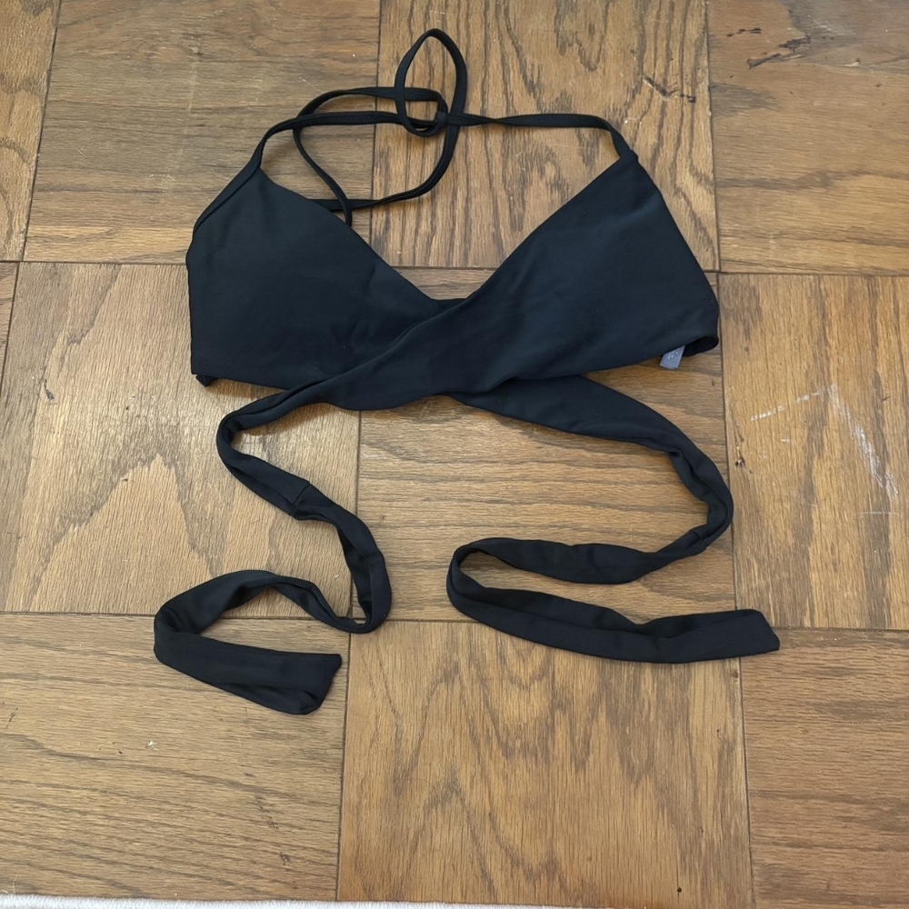 Aerie Black Cross Over Tie Scoop Bikini Top